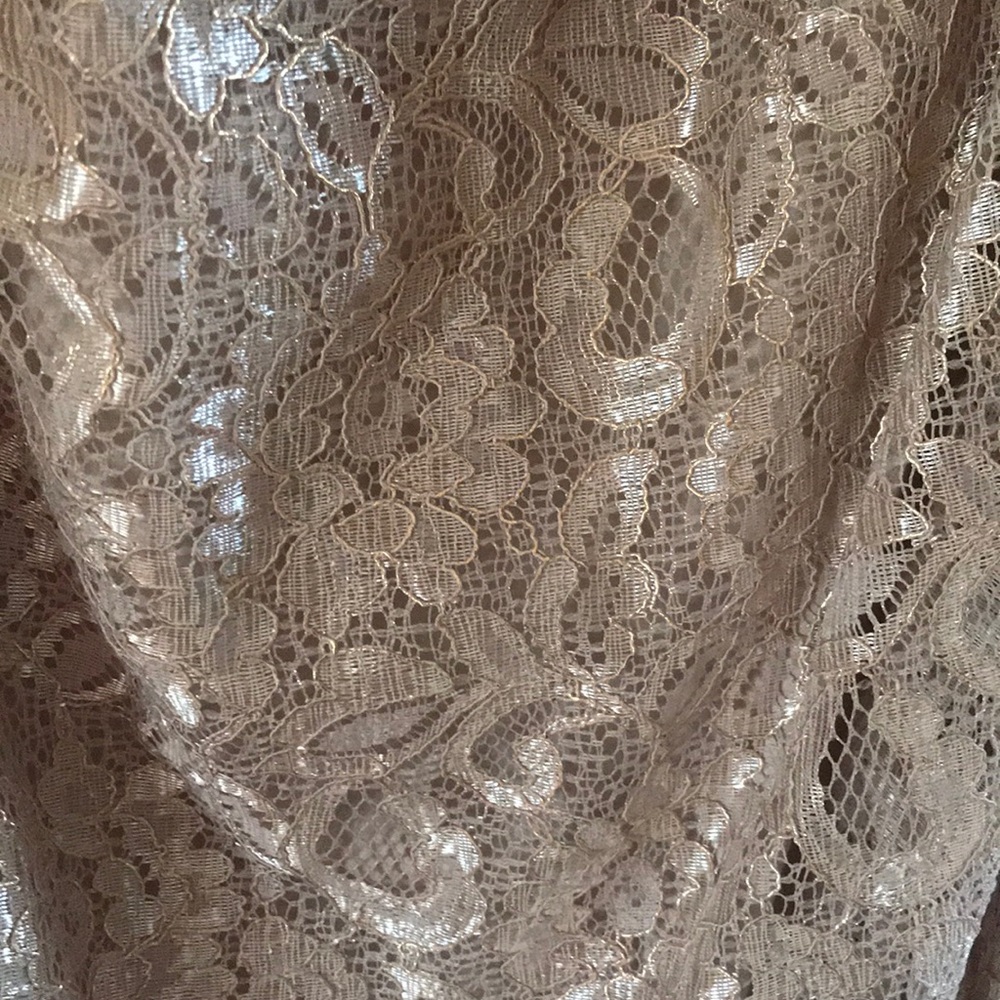 Gown - Picture 2 of 4
